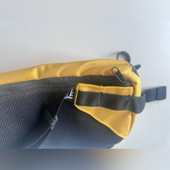 NWOT Adidas Fanny pack yellow waterproof - Picture 5 of 12